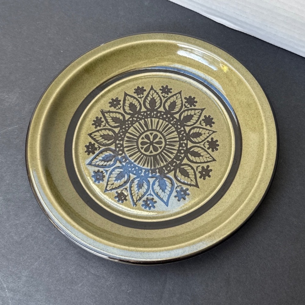 Fashion Manor Saracen Stoneware Salad Plate Vintage 7.5 Inch Green Japan 1970s